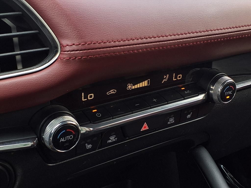 2022 Mazda Mazda3 Hatchback Premium photo 8