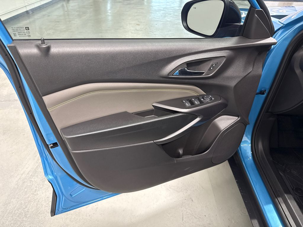 2025 Chevrolet Trax ACTIV photo 11