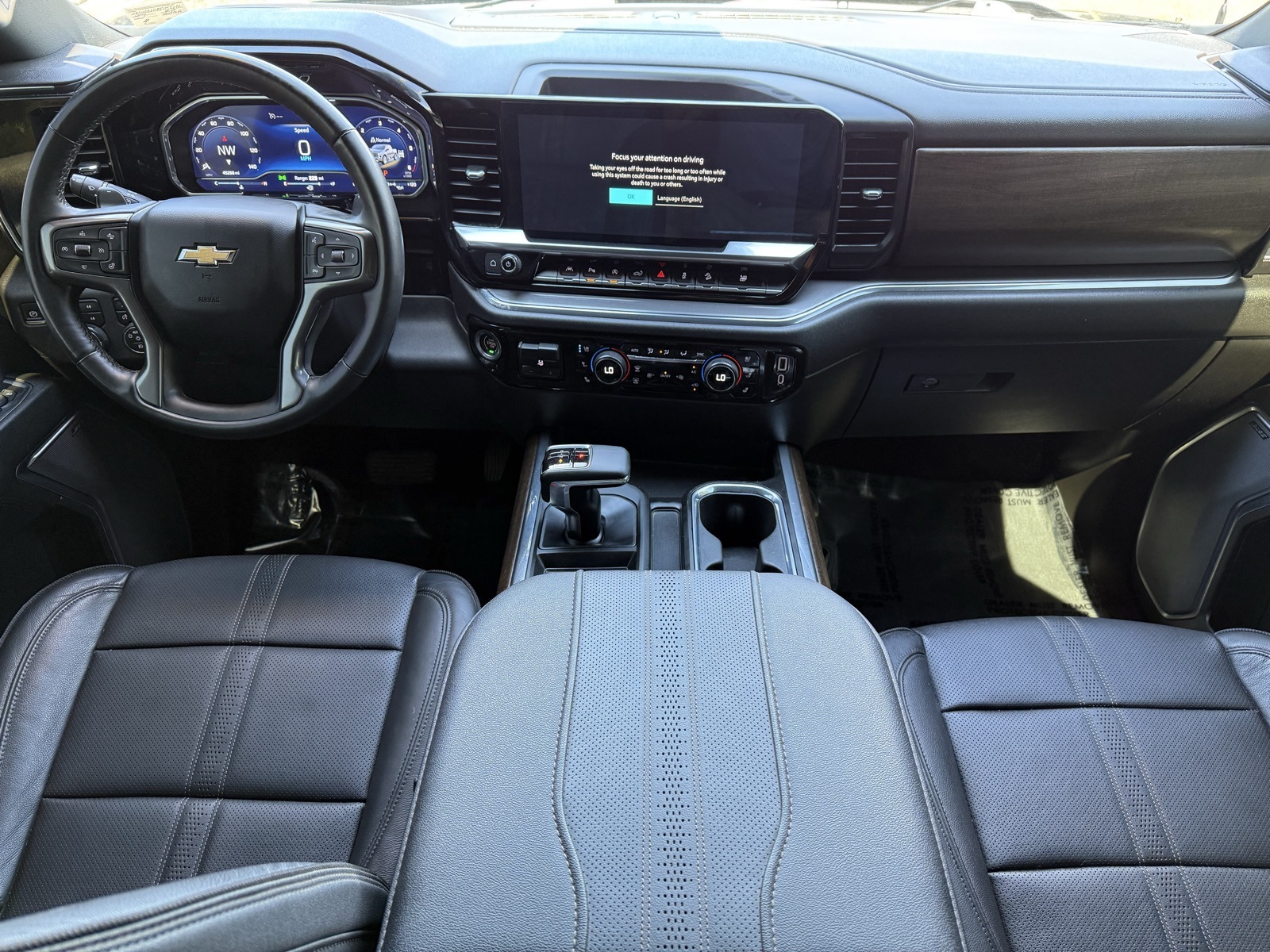 2023 Chevrolet Silverado 1500 High Country photo 2