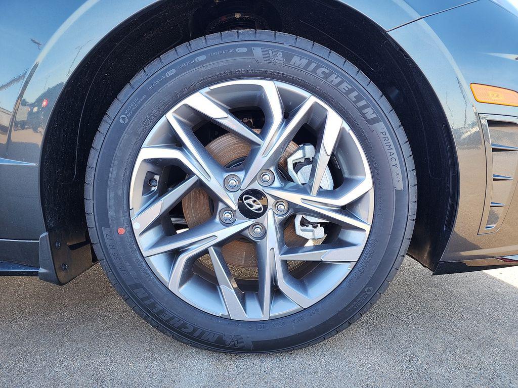 2023 Hyundai Sonata SEL photo 2