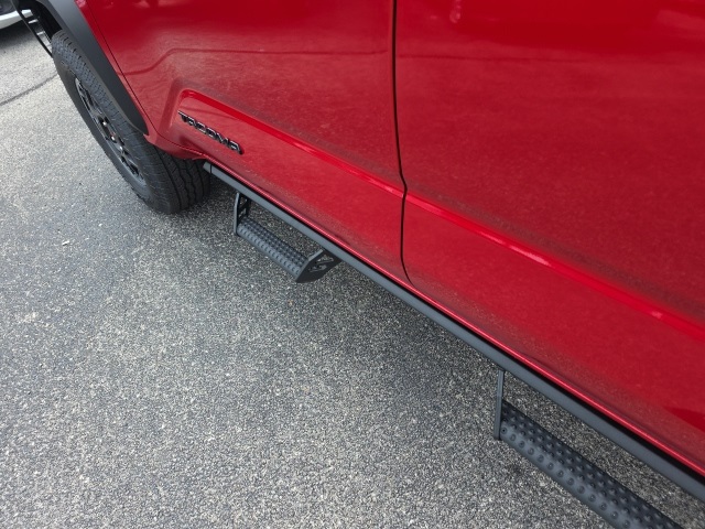 2025 Toyota Tacoma TRD Off-Road photo 8