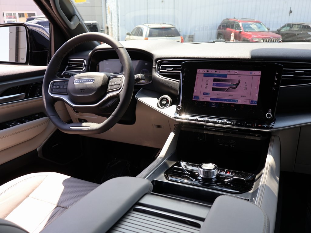 2025 Jeep Wagoneer L Series III photo 14
