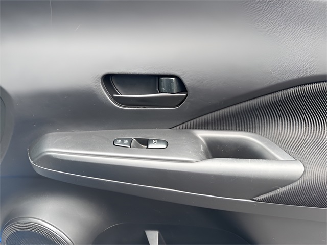 2021 Nissan Kicks S photo 16