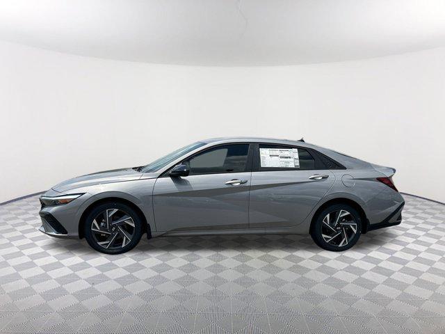 2025 Hyundai Elantra SEL Sport photo 8