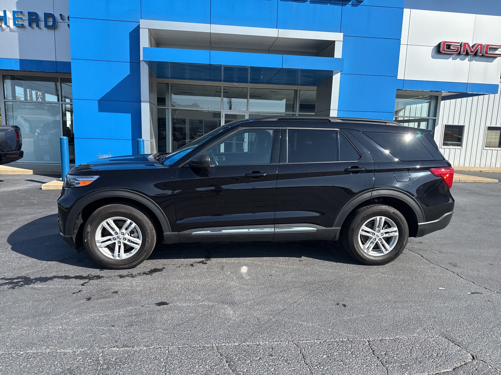 2023 Ford Explorer XLT photo 4
