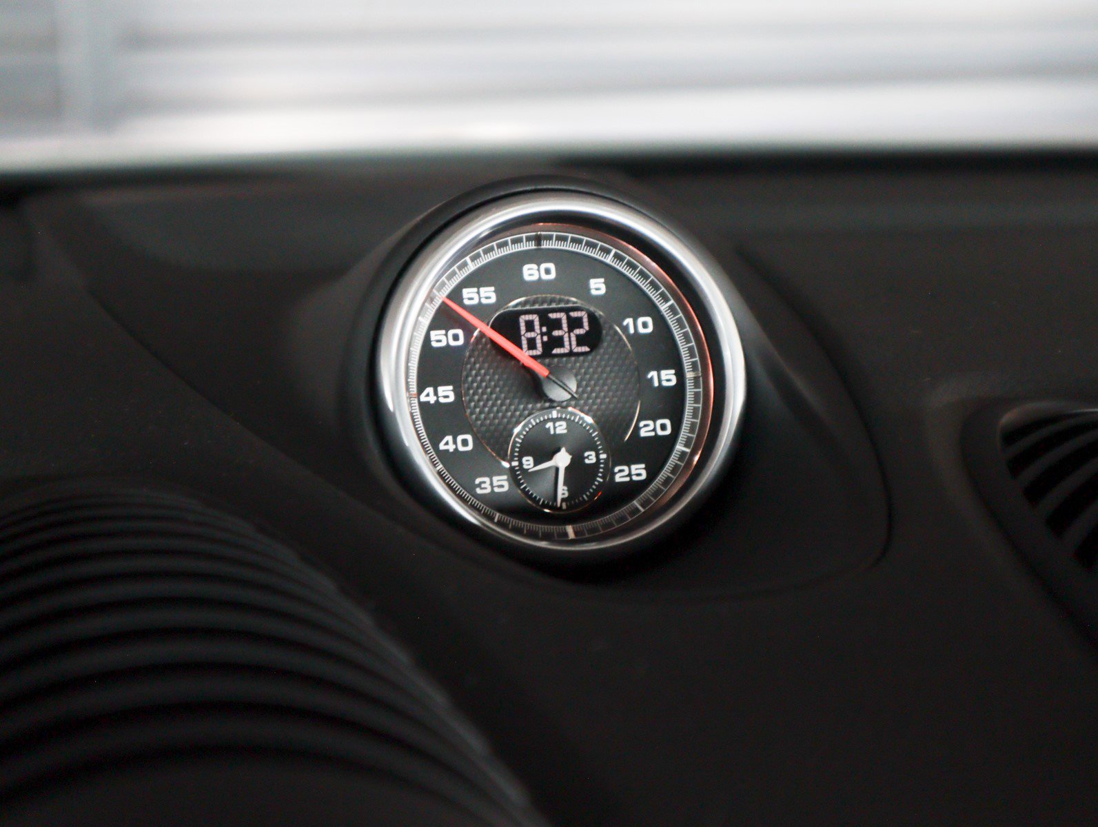 2025 Porsche Cayman photo 19