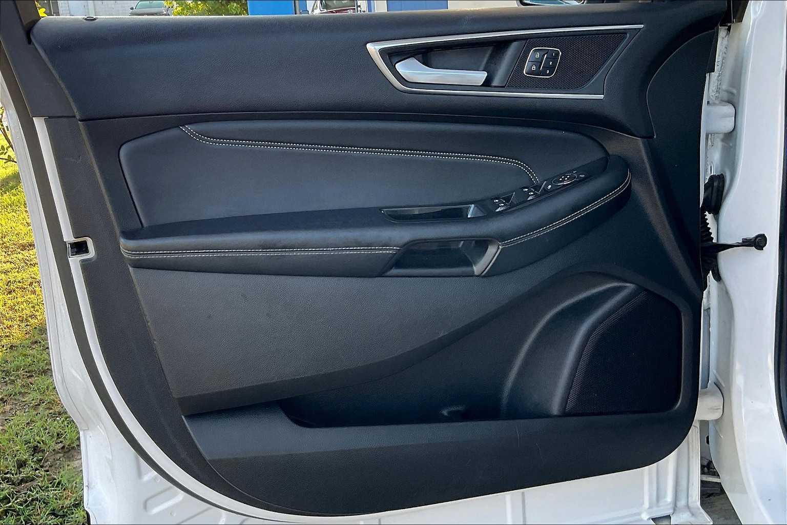 2017 Ford Edge Titanium photo 20