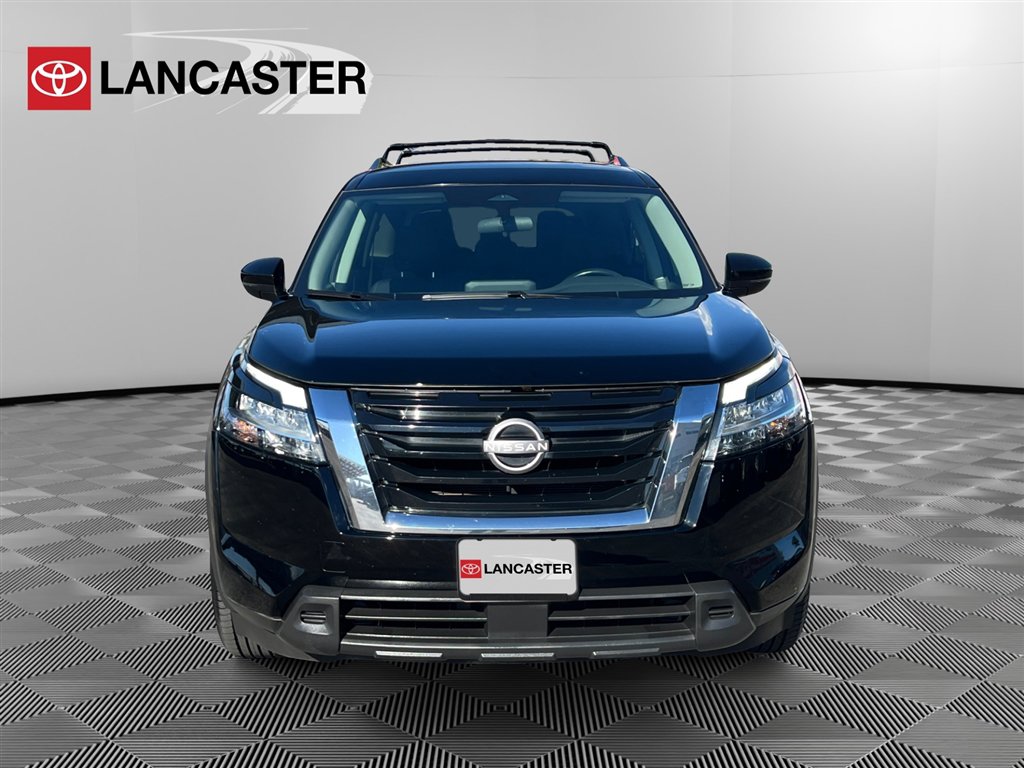 2022 Nissan Pathfinder SV photo 2