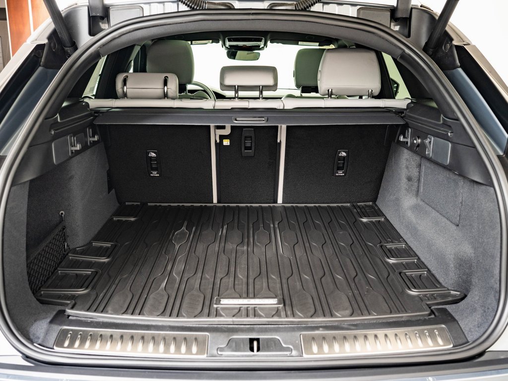 2026 Land Rover Range Rover Velar SE photo 30