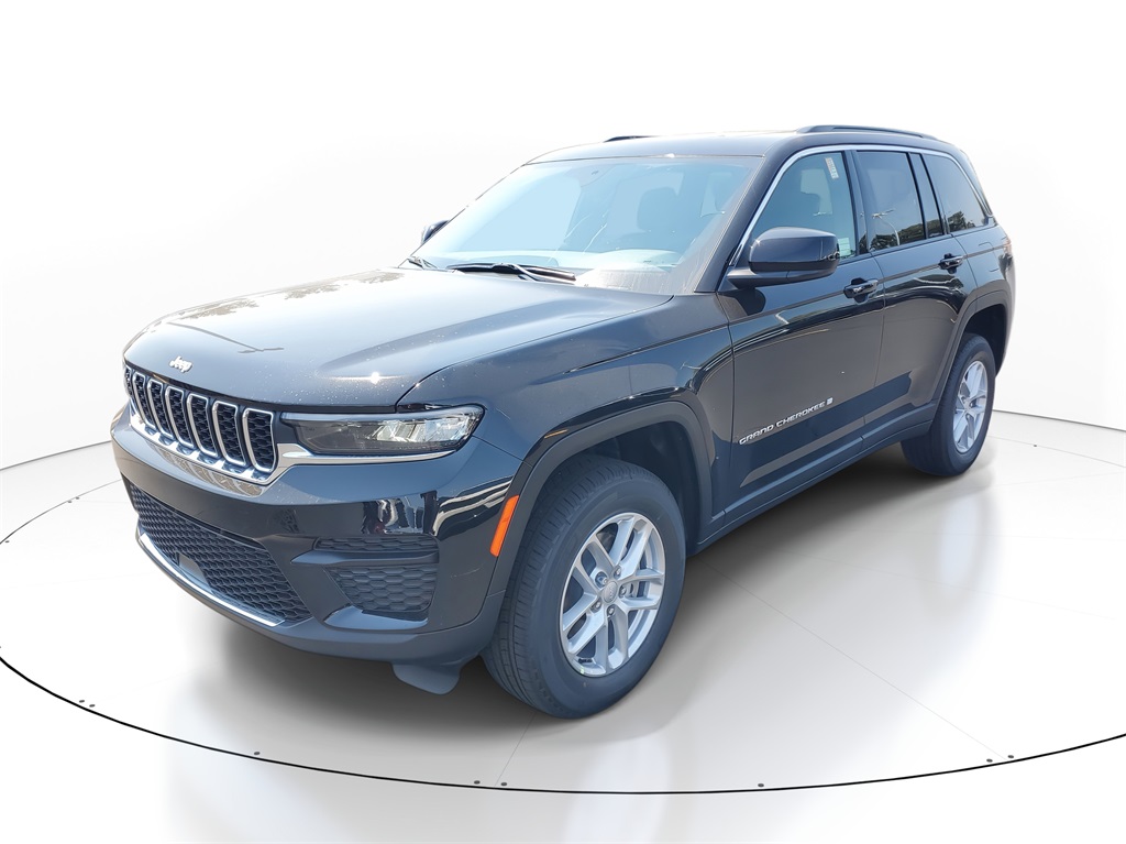 2025 Jeep Grand Cherokee Laredo X photo 2