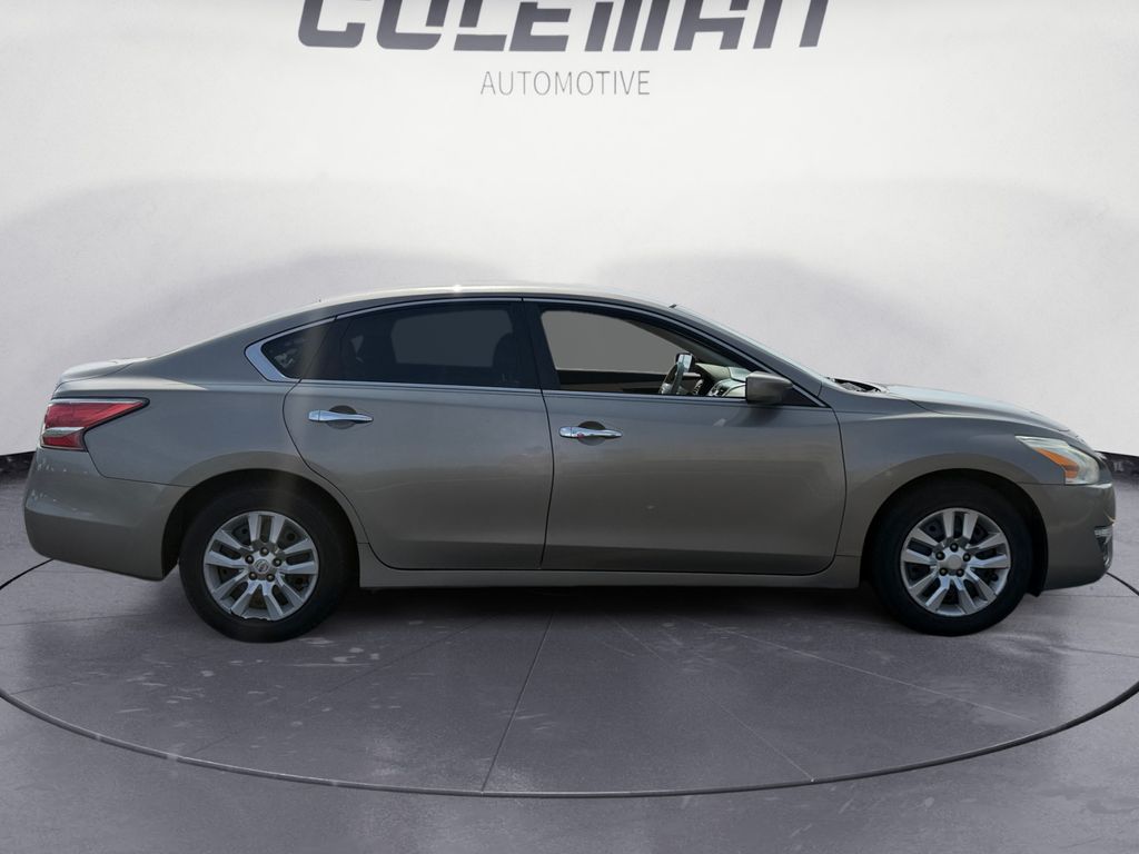 2015 Nissan Altima 2.5 S photo 6
