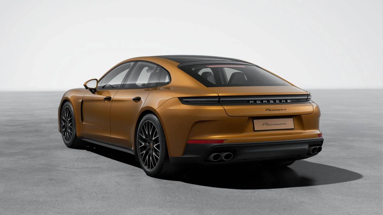 2026 Porsche Panamera 4 photo 3
