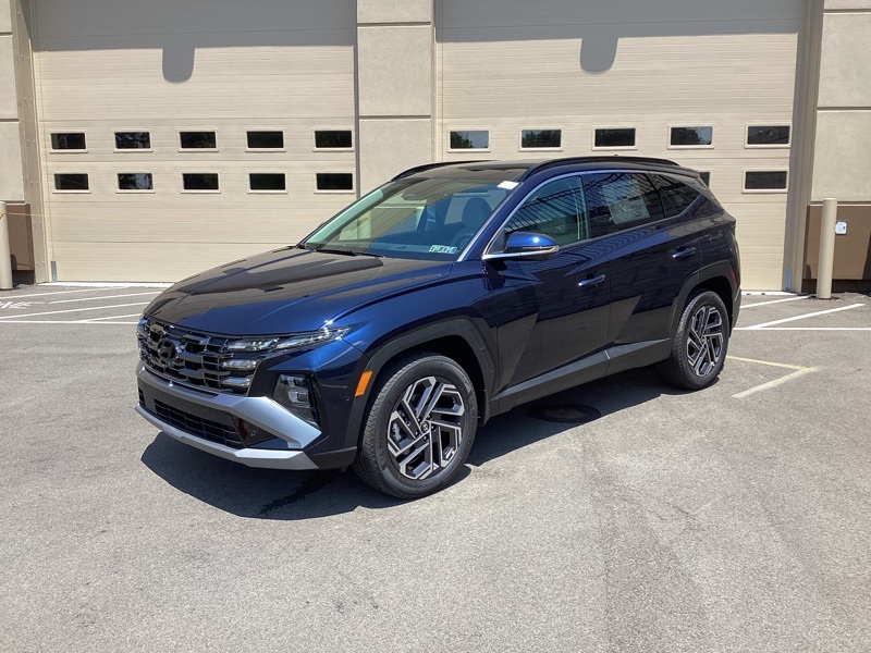 2025 Hyundai Tucson Hybrid Limited photo 3