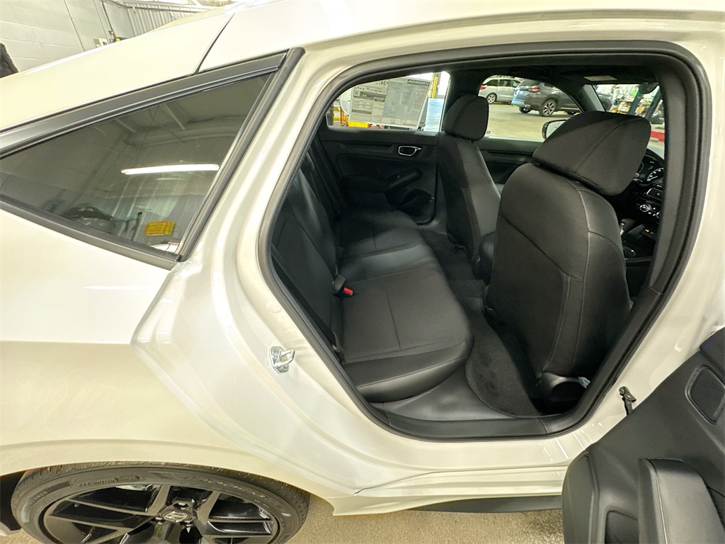 2025 Honda Civic Hatchback Sport photo 21