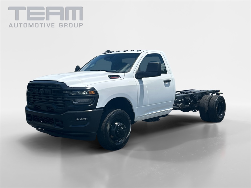 2025 Ram 3500 Tradesman photo 2