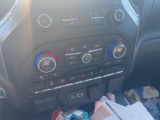 2021 Chevrolet Silverado 1500 RST photo 3