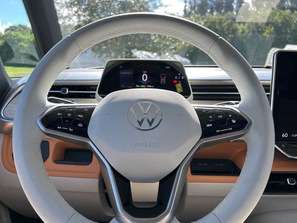 2025 Volkswagen ID. Buzz Pro Plus photo 16