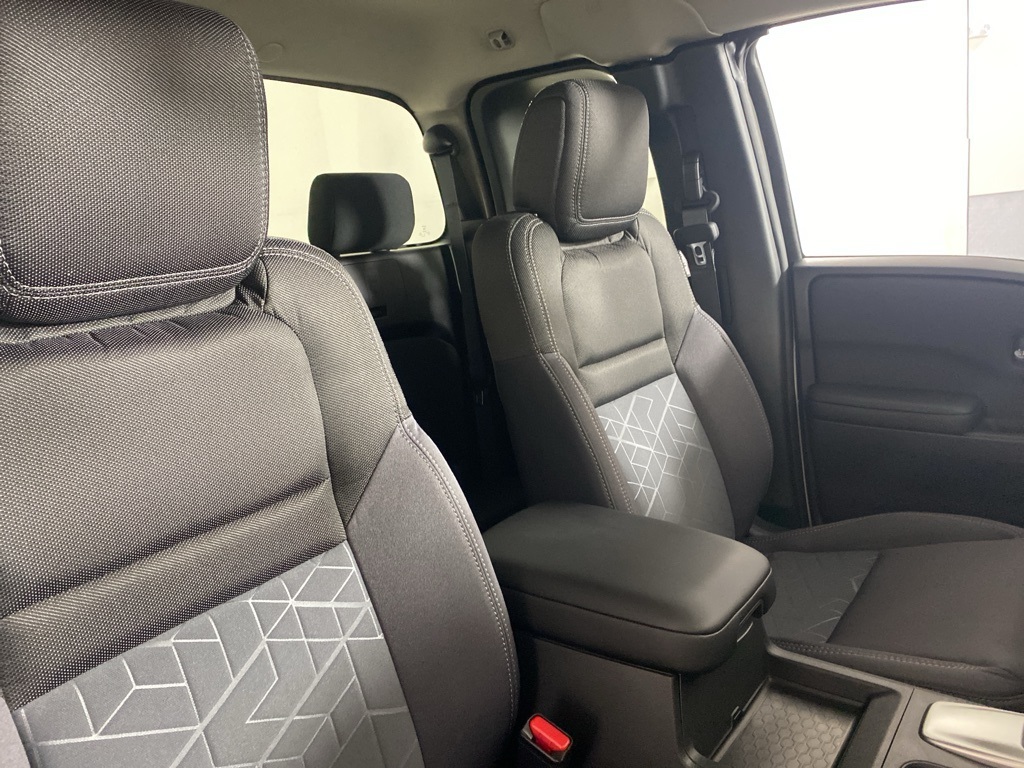 2025 Nissan Frontier SV photo 21