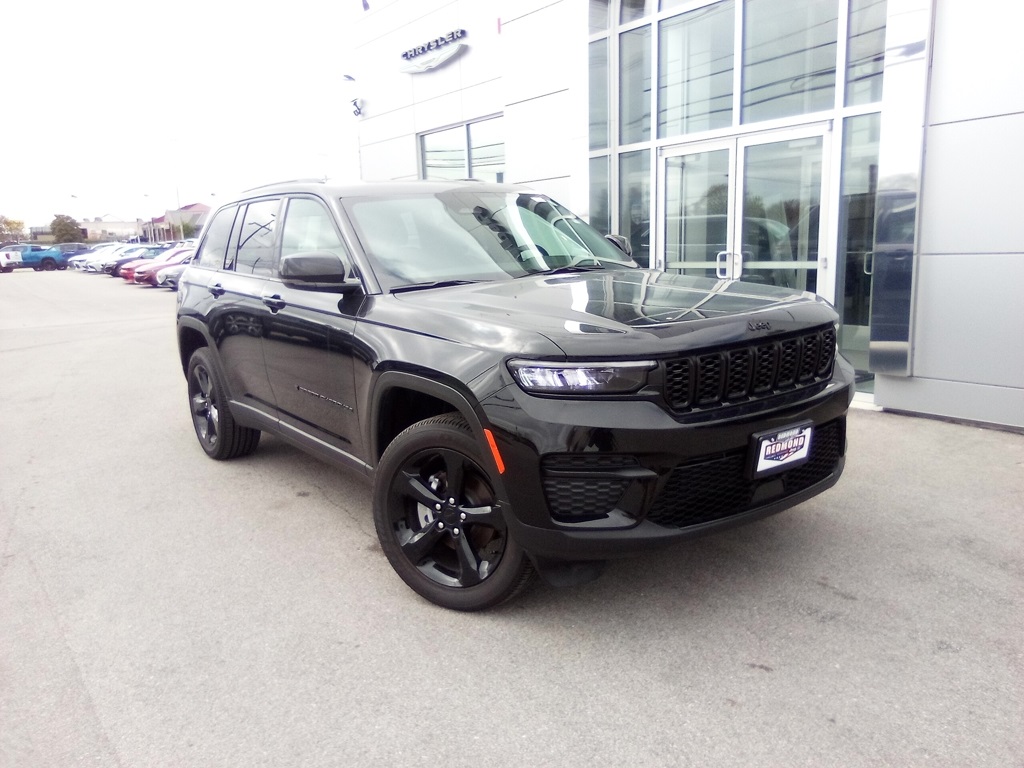 2025 Jeep Grand Cherokee Altitude X photo 3
