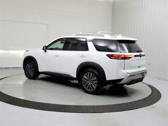 2025 Nissan Pathfinder SL photo 4