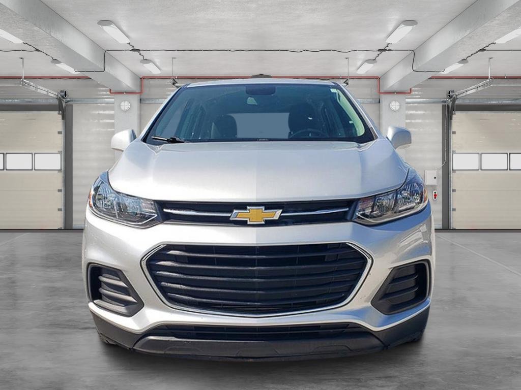 2017 Chevrolet Trax LS photo 2