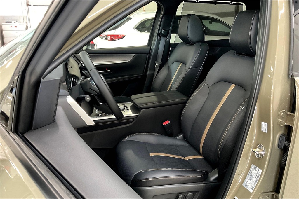 2025 MAZDA CX-70 - Image 8