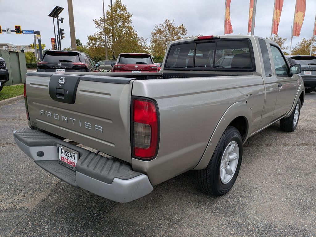 2002 Nissan Frontier XE photo 4