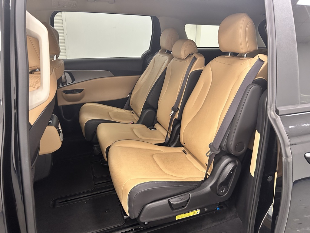 2024 Kia Carnival LX photo 10