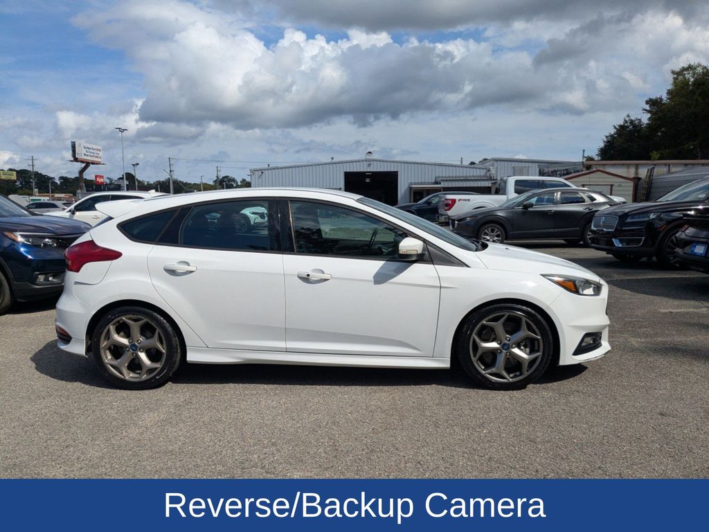 2018 Ford Focus ST photo 2