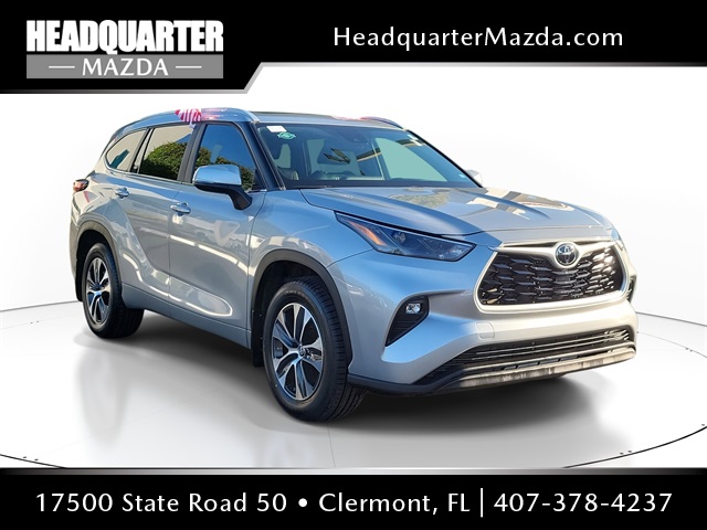 2024 Toyota Highlander XLE's photo