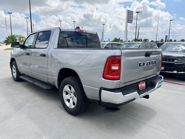 2025 Ram 1500 Tradesman photo 3
