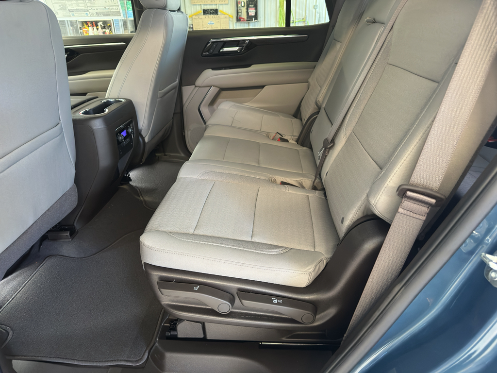 2025 Chevrolet Tahoe LS photo 8