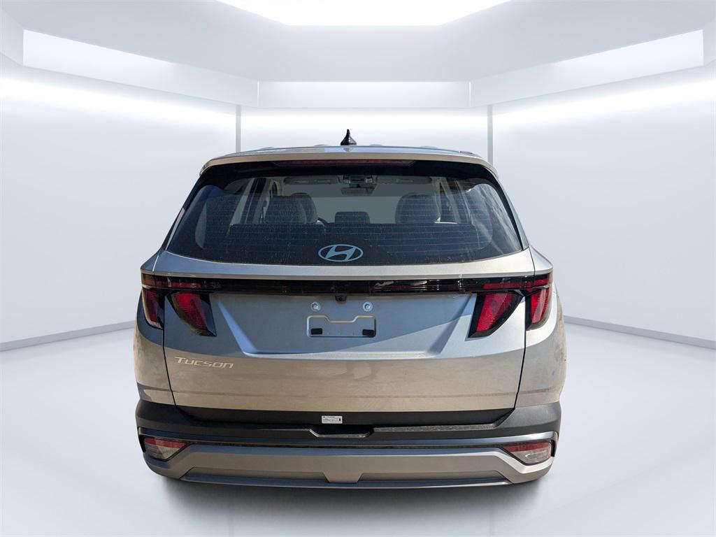 2026 Hyundai Tucson SE photo 3