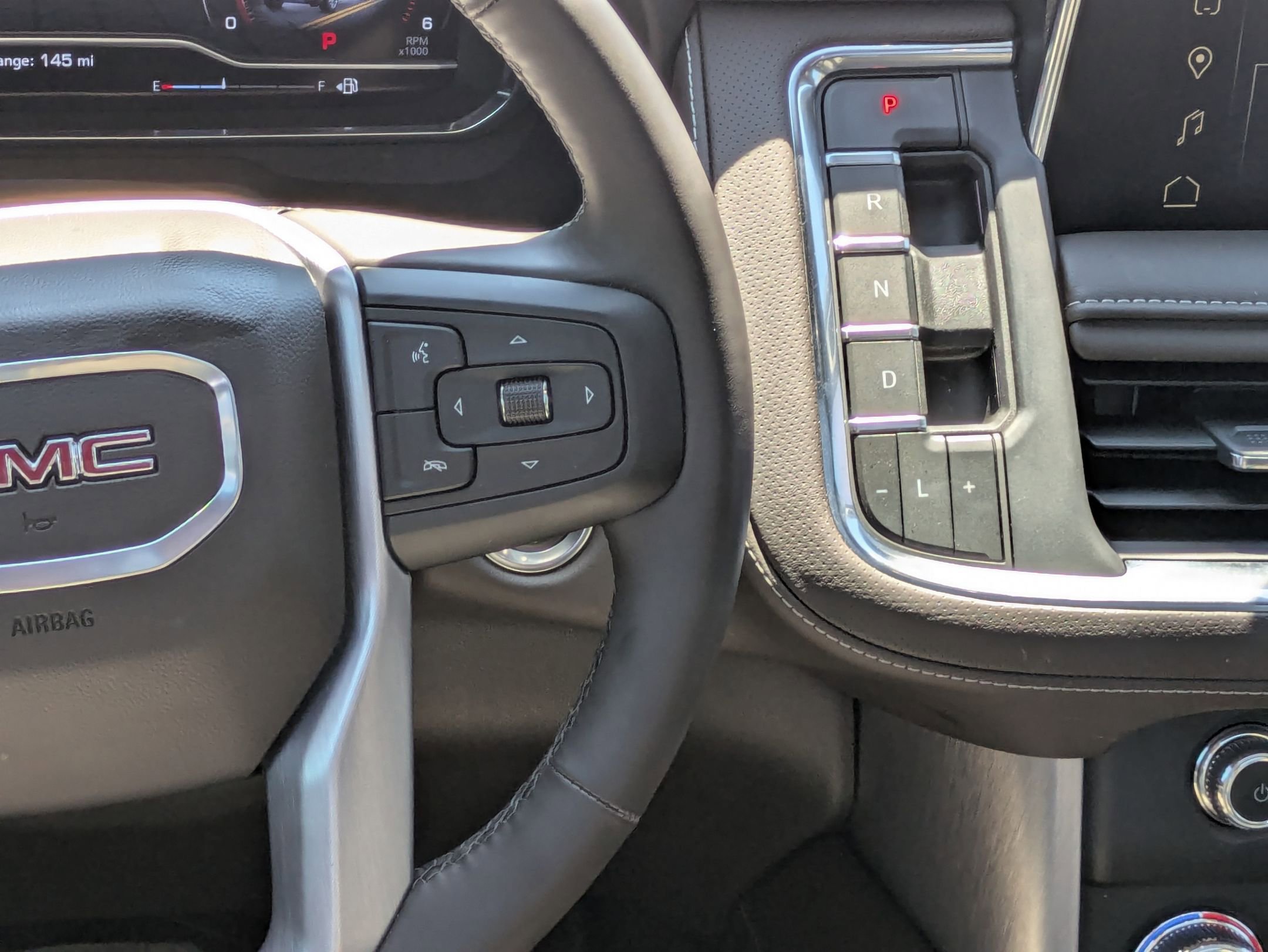 2024 Gmc Yukon SLT photo 23