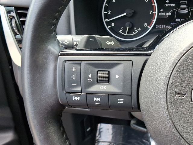 2022 Nissan Rogue SV photo 21
