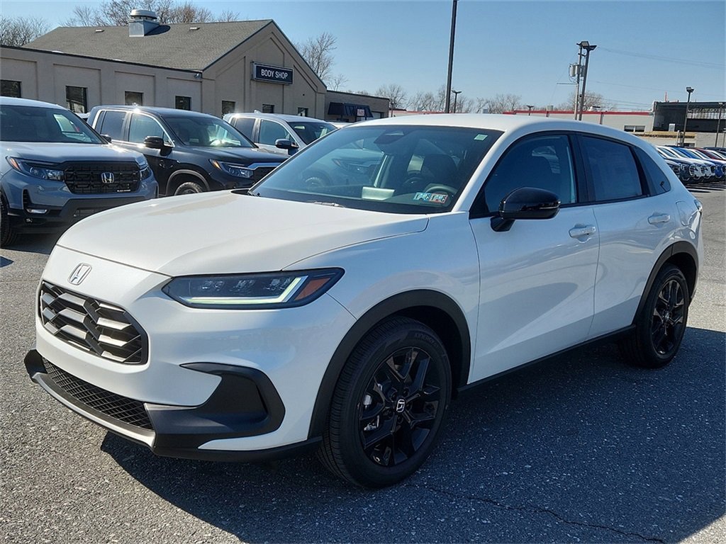 2025 Honda HR-V Sport photo 2