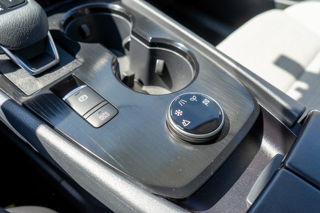 2022 Nissan Rogue SV photo 21
