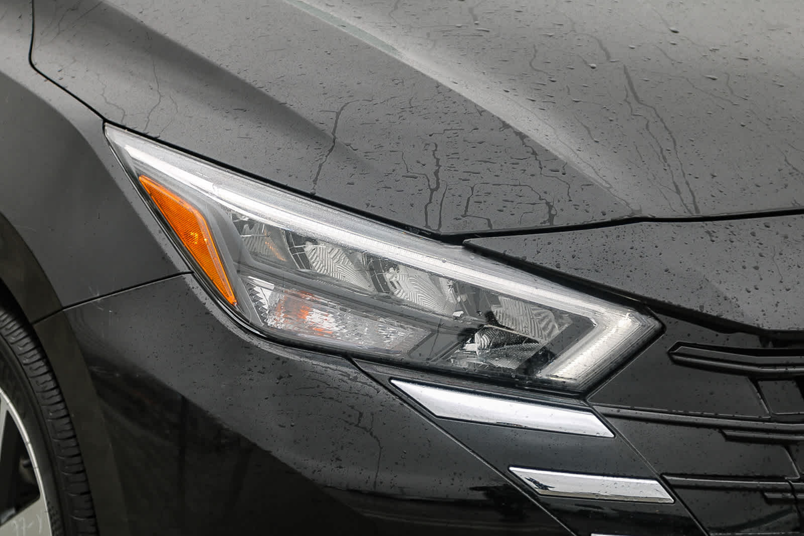 2025 Nissan Versa S photo 4