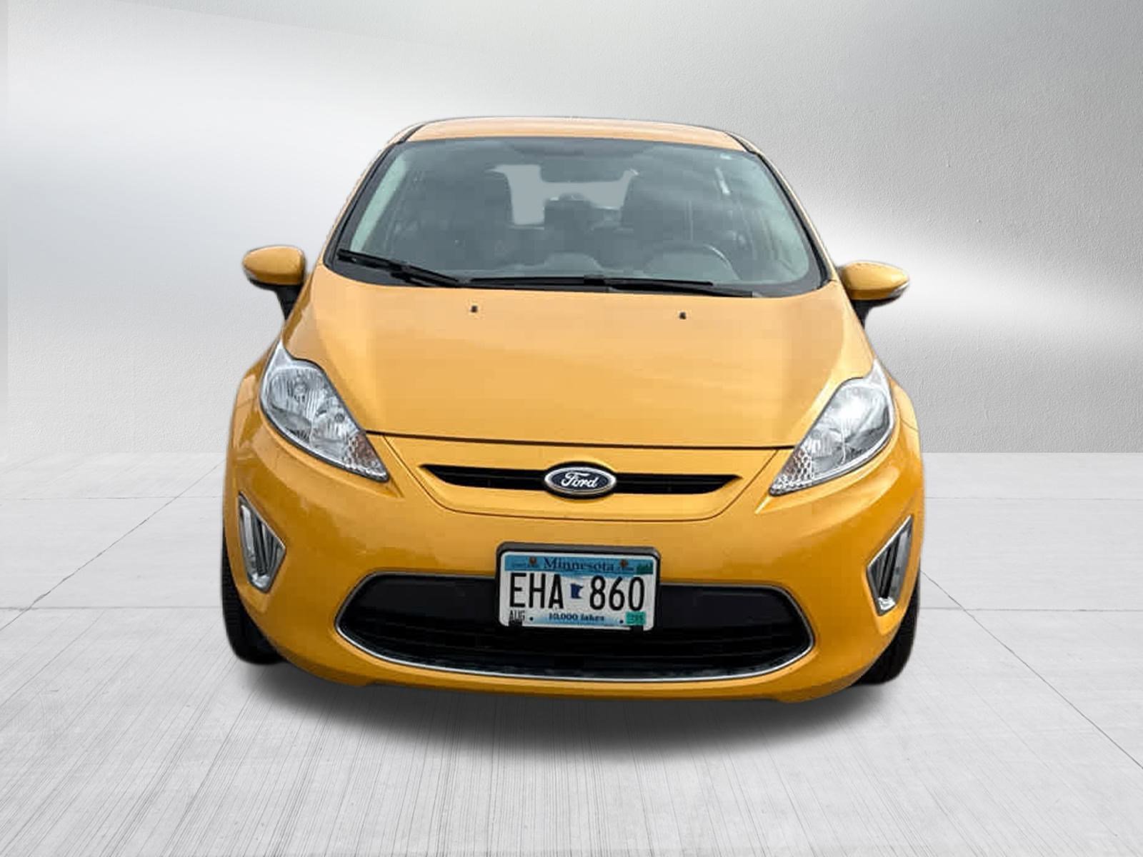 2011 Ford Fiesta SES photo 2