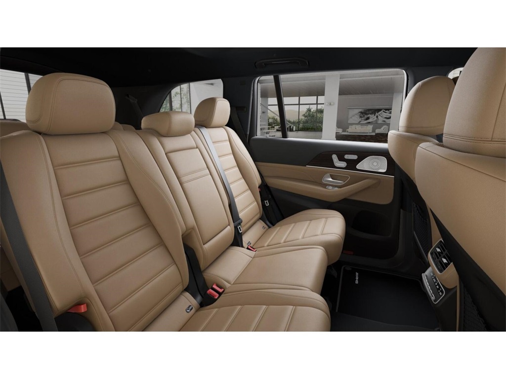 2026 Mercedes Benz GLS 450 4MATIC photo 5
