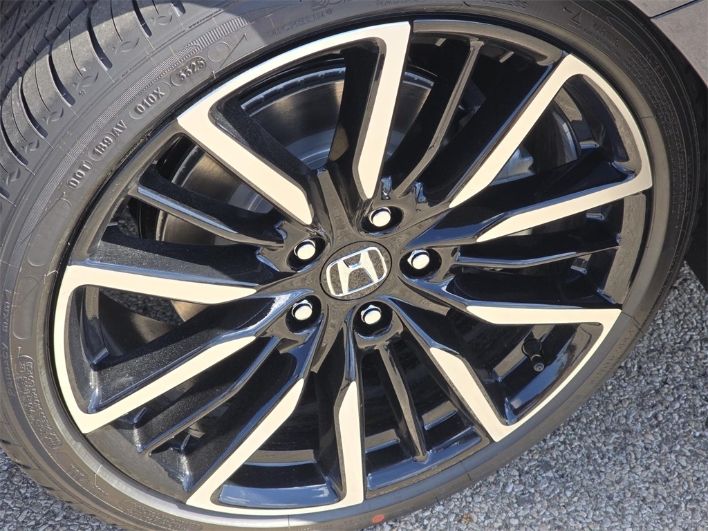 2025 Honda Accord Hybrid Touring photo 10
