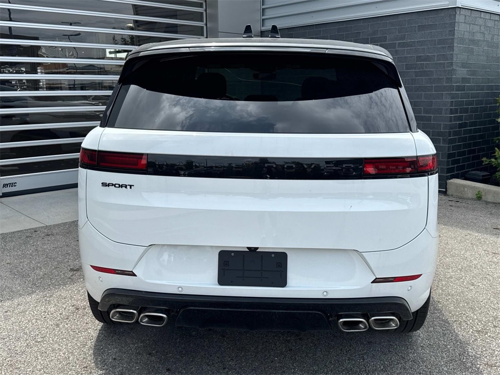 2025 Land Rover Range Rover Sport SE photo 5