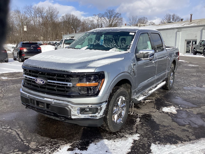 2025 Ford F-150 XLT photo 3