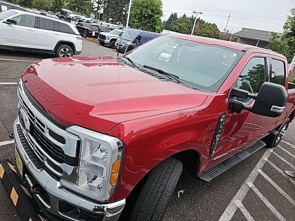 2023 Ford F-350 photo 2