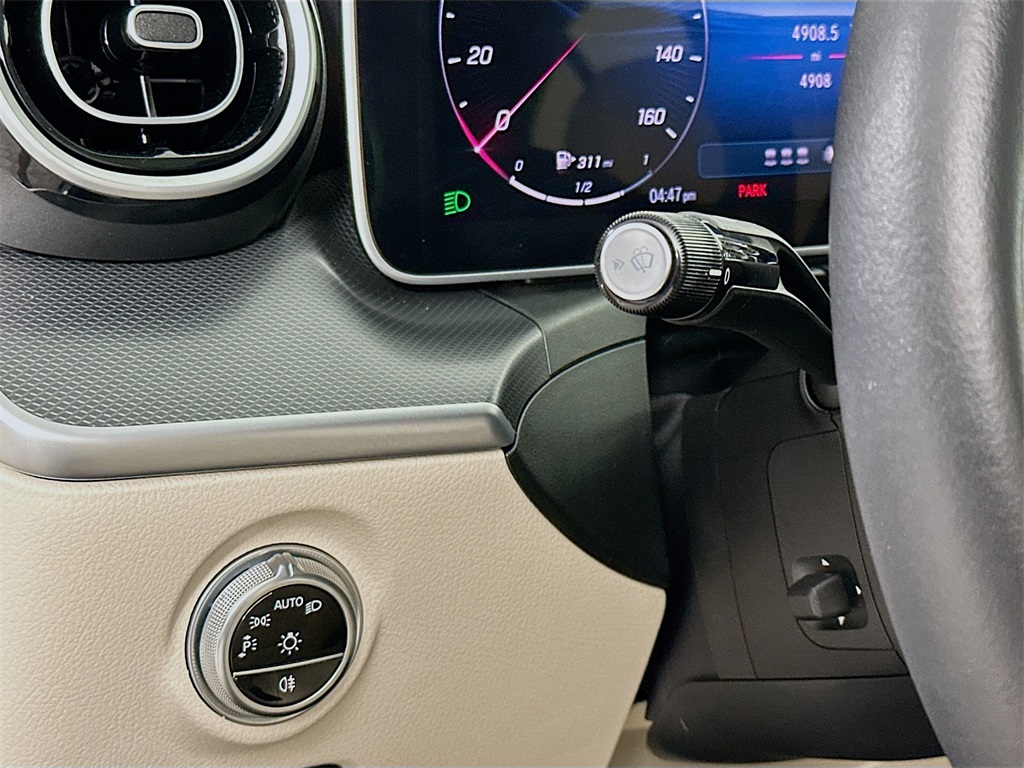 2025 Mercedes Benz C 300 4MATIC photo 9