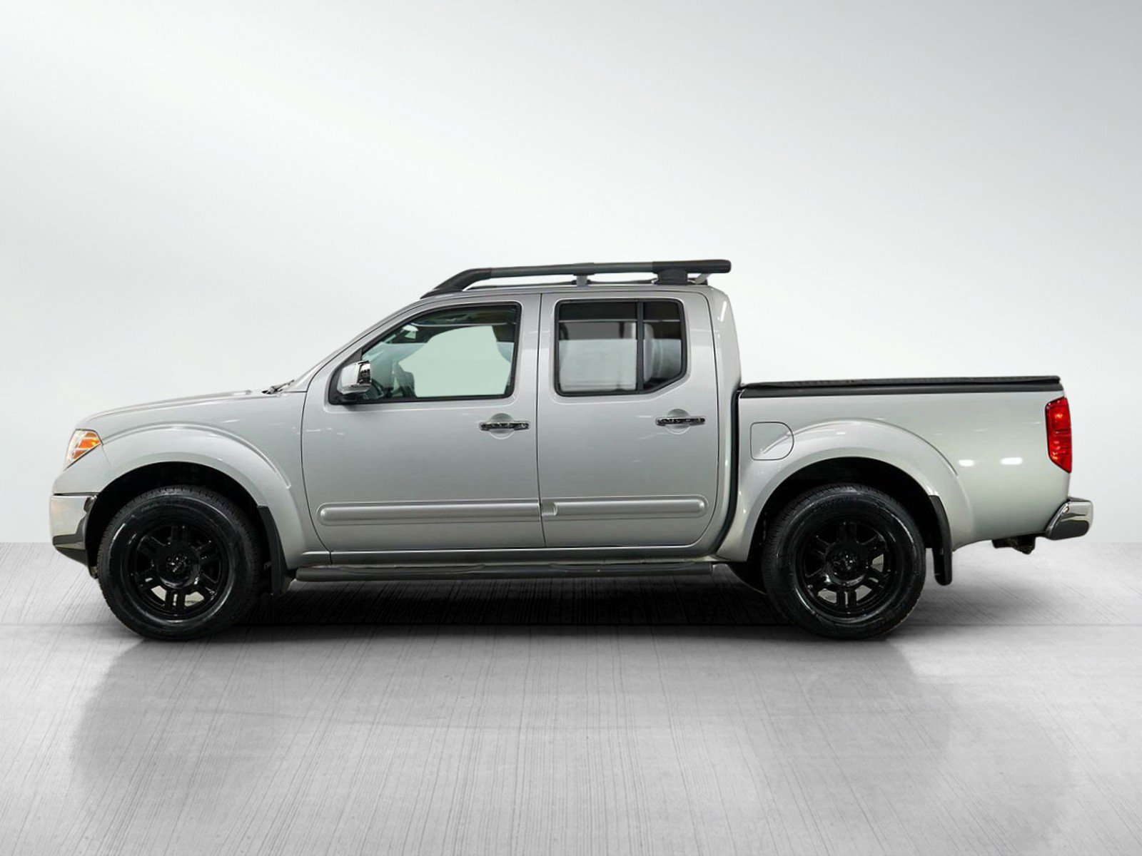 Used 2011 Nissan Frontier SL with VIN 1N6AD0EV9BC443033 for sale in Burnsville, Minnesota