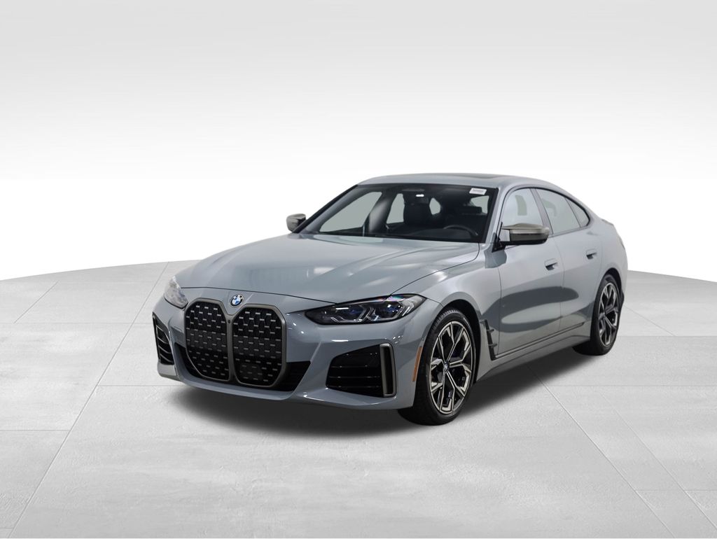 Used 2022 BMW 4 Series M440i with VIN WBA13AW05NFN18499 for sale in Minneapolis, Minnesota