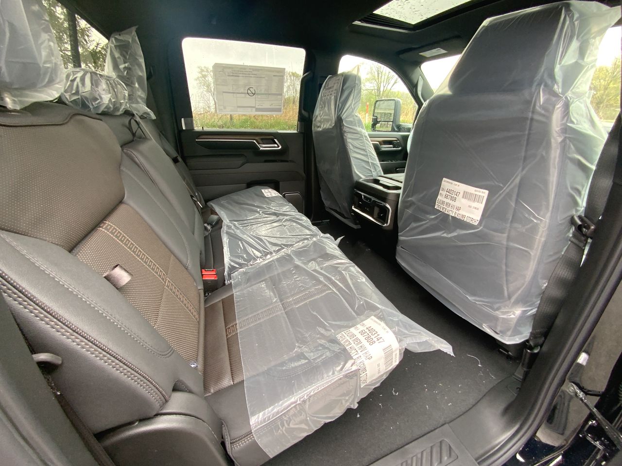 2025 Chevrolet Silverado 3500HD High Country photo 26