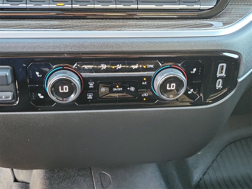 2022 Chevrolet Silverado 1500 RST photo 29