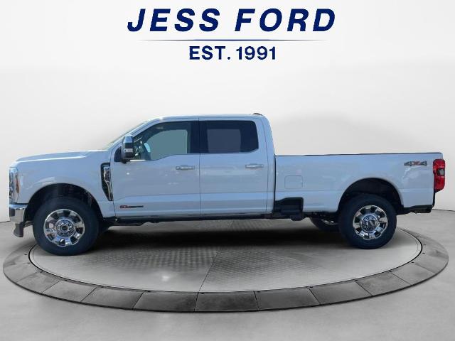 2025 Ford F-350 Lariat photo 2